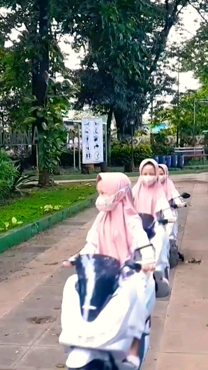 #SHORTS ‼️ JALAN-JALAN DI TAMAN KOTA KUDUS PAKAI PCX ‼️ #kudus #explorekudus #kudushits #nadiyaff