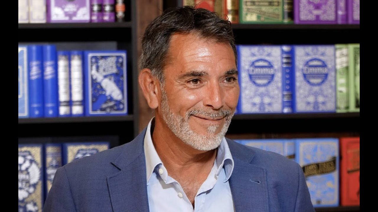 Entrevista a VÍCTOR DEL ÁRBOL; más allá del thriller