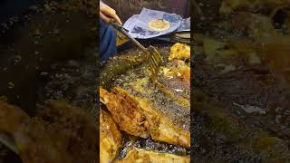 Baba Tabay ki Mashahur Fried Fish | Soft And Crispy Fish Ghanta Ghar Peshawar #shorts #viral #food