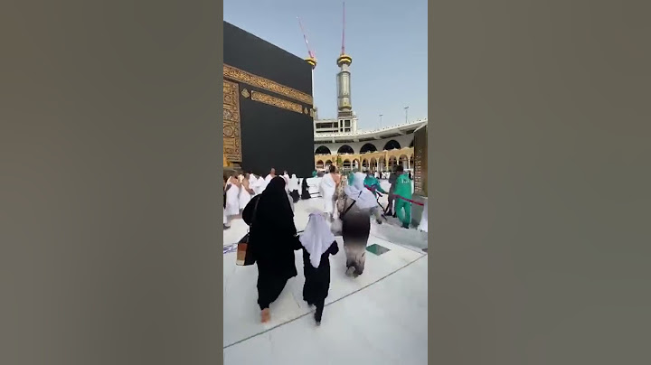 SEMUA BERLARIAN SETELAH SHALAT DEPAN KA'BAH