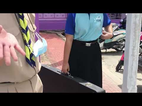 เบื้องหลัง รวมศิลป์