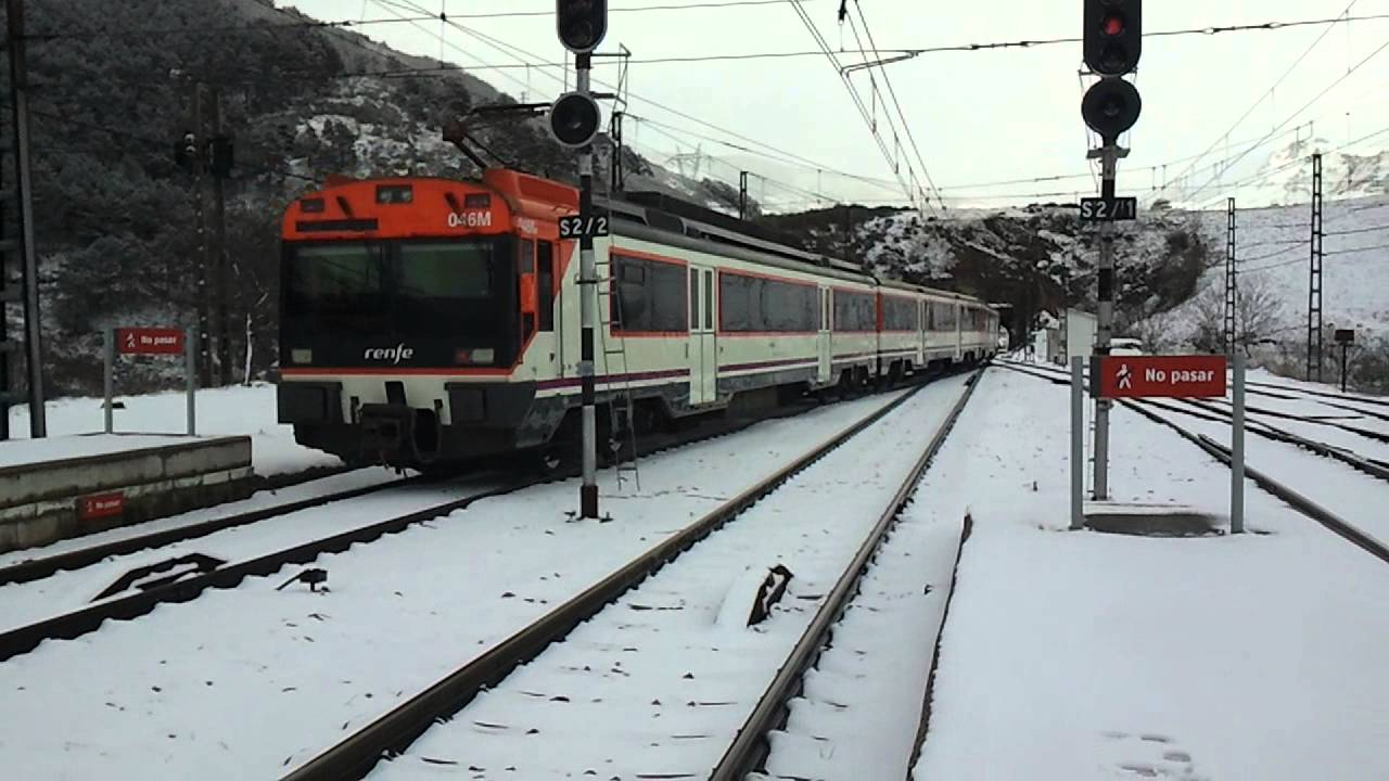 Renfe: Tren Regional Gijon-Leon en Busdongo. ( 470 ) HD