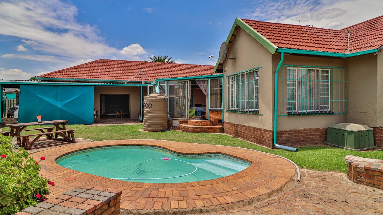 4 Bedroom For Sale | Groeneweide