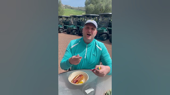 Eating $10 Wagyu hot dogs. Wagyu hot dog review LIVE from Pelican Hill #food #wagyu #california