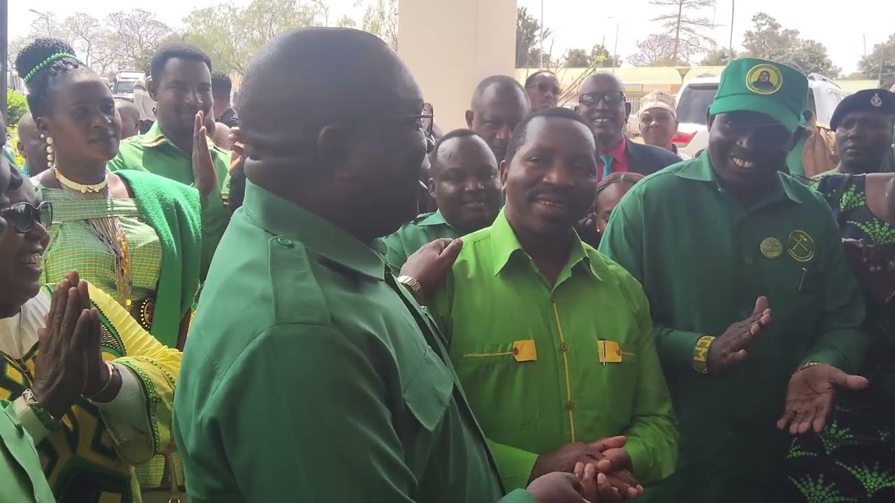 LIVE 🛑MWENEZI CCM TAIFA AMTAMBULISHA DC MPYA LONGIDO AKIWA BORDER YA NAMANGA LONGIDO MUDA HUU🚨🖲.