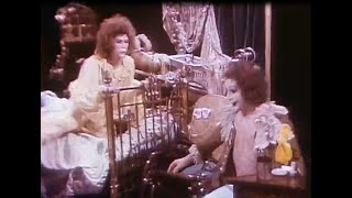 Watch David Bowie Threepenny Pierrot video
