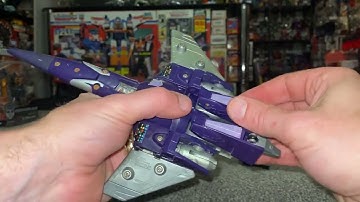 Transformers generation one targetmaster cyclonus complete transformation process video. G1 vintage