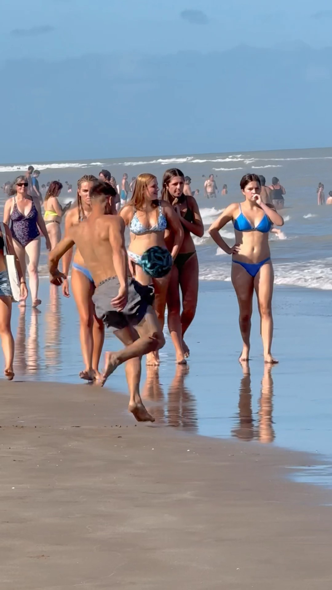 ?? Pinamar Beach A Cool Day at