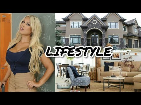 Holly Halston Bio