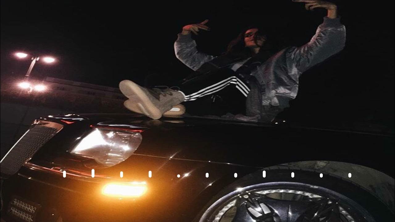 а помнишь она клялась под луной. сидит на луне. она клялась под луной ремикс. она клялась под луной я не. я помню она клялась под луной я не предам.