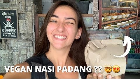 First time trying VEGAN PADANG food in Bali, Indonesia!