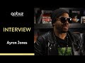 Capture de la vidéo Ayron Jones Talks About His New Album 'Chronicles Of The Kid' And His Recent Fame | Qobuz Interview