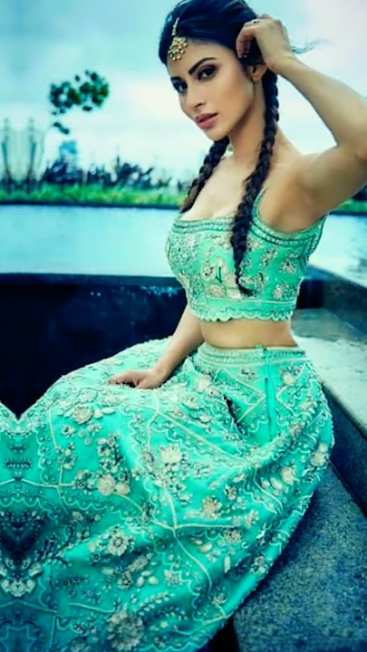 Mouni Roy stylist picture with fakeeran song.# new # Mouni Roy #songs#ytshorts