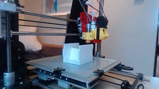 Anet A8 printing a battery holder with THC-01 Hotend