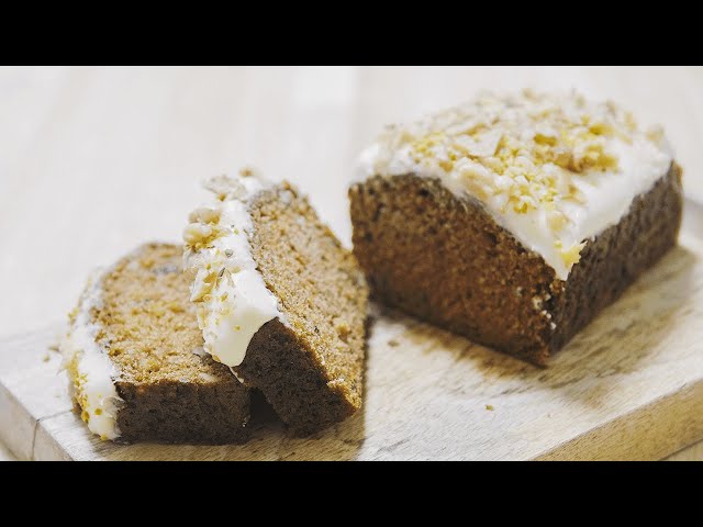 With lots of carrots! Cinnamon-spiced carrot cake recipe - YouTube