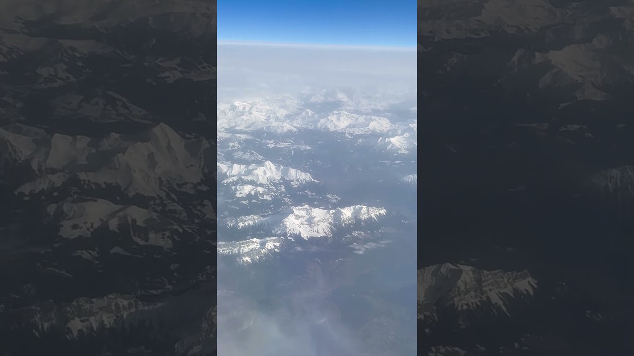 Flug über den Lac d‘ Annecy und die Alpen 