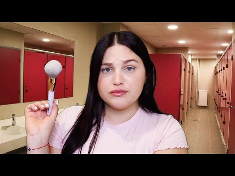 ASMR POV : la peste te maquille dans les toilettes du lycée