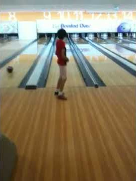 Mok MK Bowling on 9 June 2010.