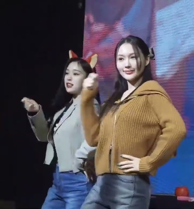 Dreamcatcher LOVE SHAKE cute Siyeon