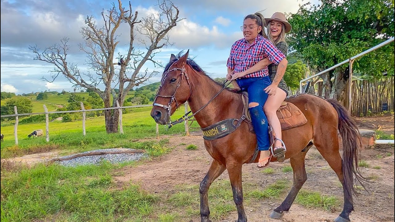 BOTEI MINHA AMIGA MEDROSA NA GARUPA DO CAVALO | THAMIRES THUANNY