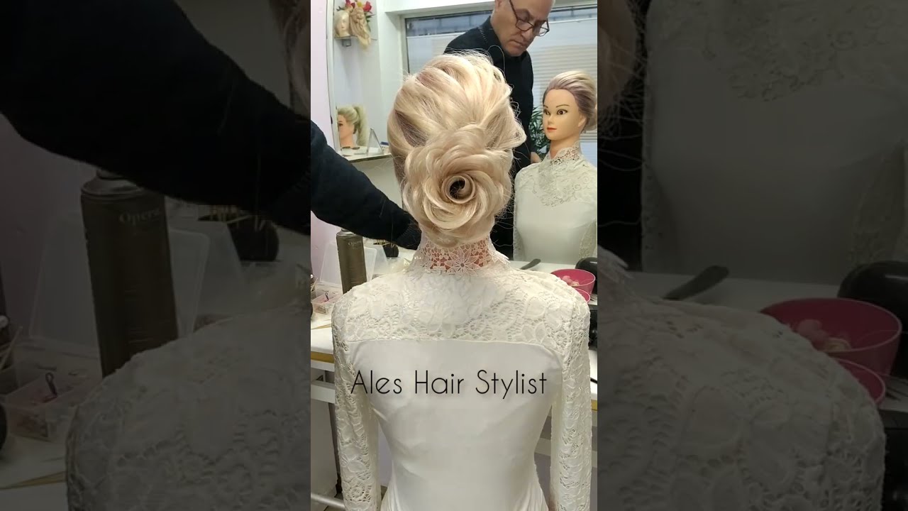 acconciatura a forma di rosa