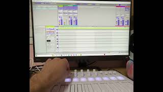 Ableton Live Tutorial - Enter MIDI notes mouse-free using a MIDI controller