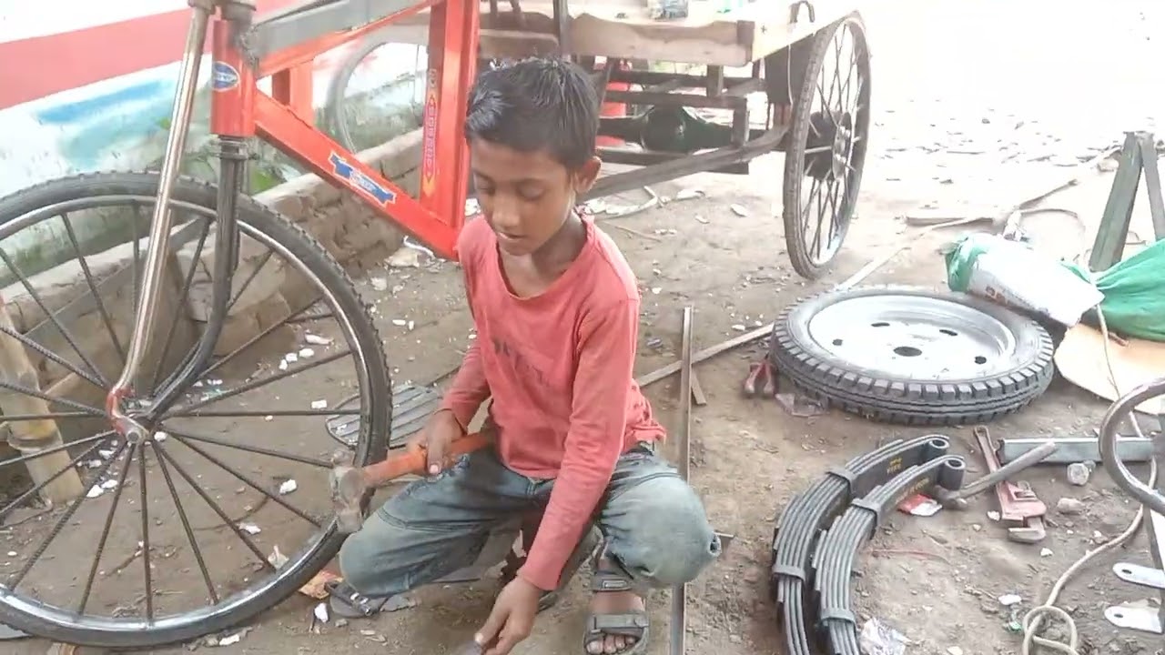 কতটুক ছেলে কাজ করছি এই বয়সে স্কুলে পড়ালেখা বাদ 😭😭😭😳😳😳