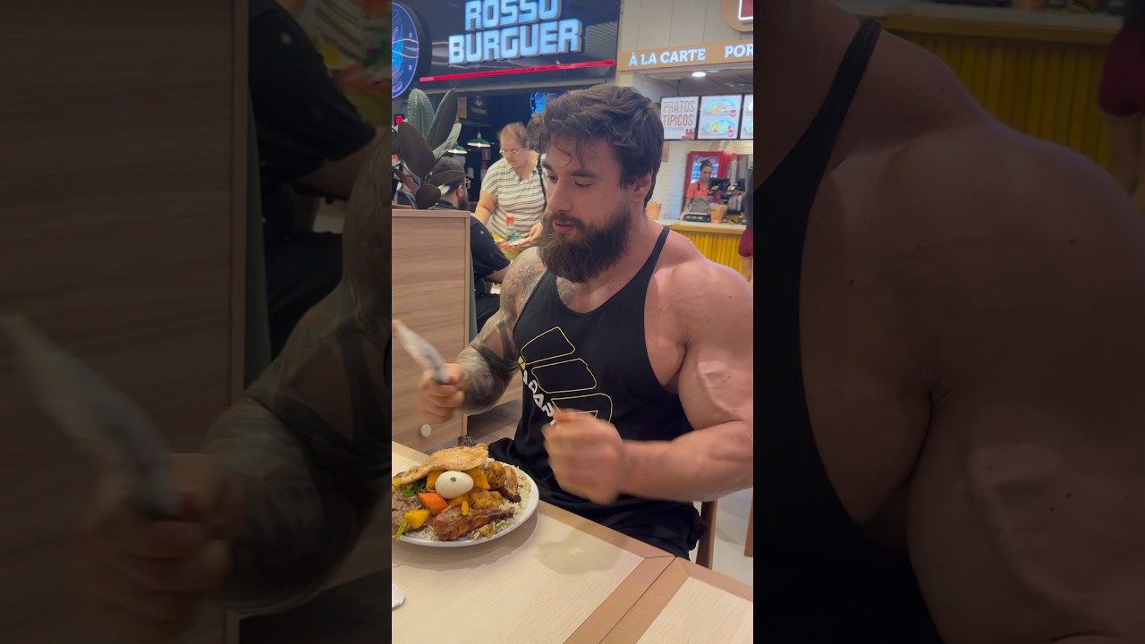A felicidade de J&uacute;lio Gorila no off season, 1.300kg de comida! 😂 #juliogorila #bodybuilding