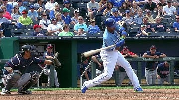 MIN@KC: Escobar smashes a two-run homer to left