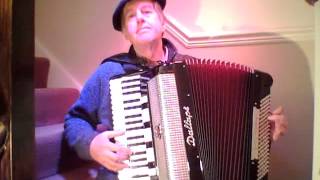 Poussin Bleu,  French musette music on a Dallape Artist accordion chords