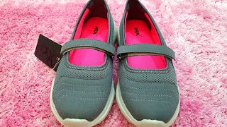 HRX by Hrithik Roshan Women Grey Knitted Sneakers review |