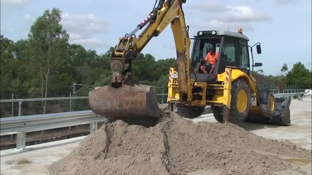 Earthfleet Backhoe Gold Coast Qld. YouTube