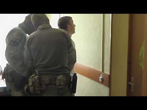 Видео задержания заместителя главы администрации В.Фарутина в Людиново