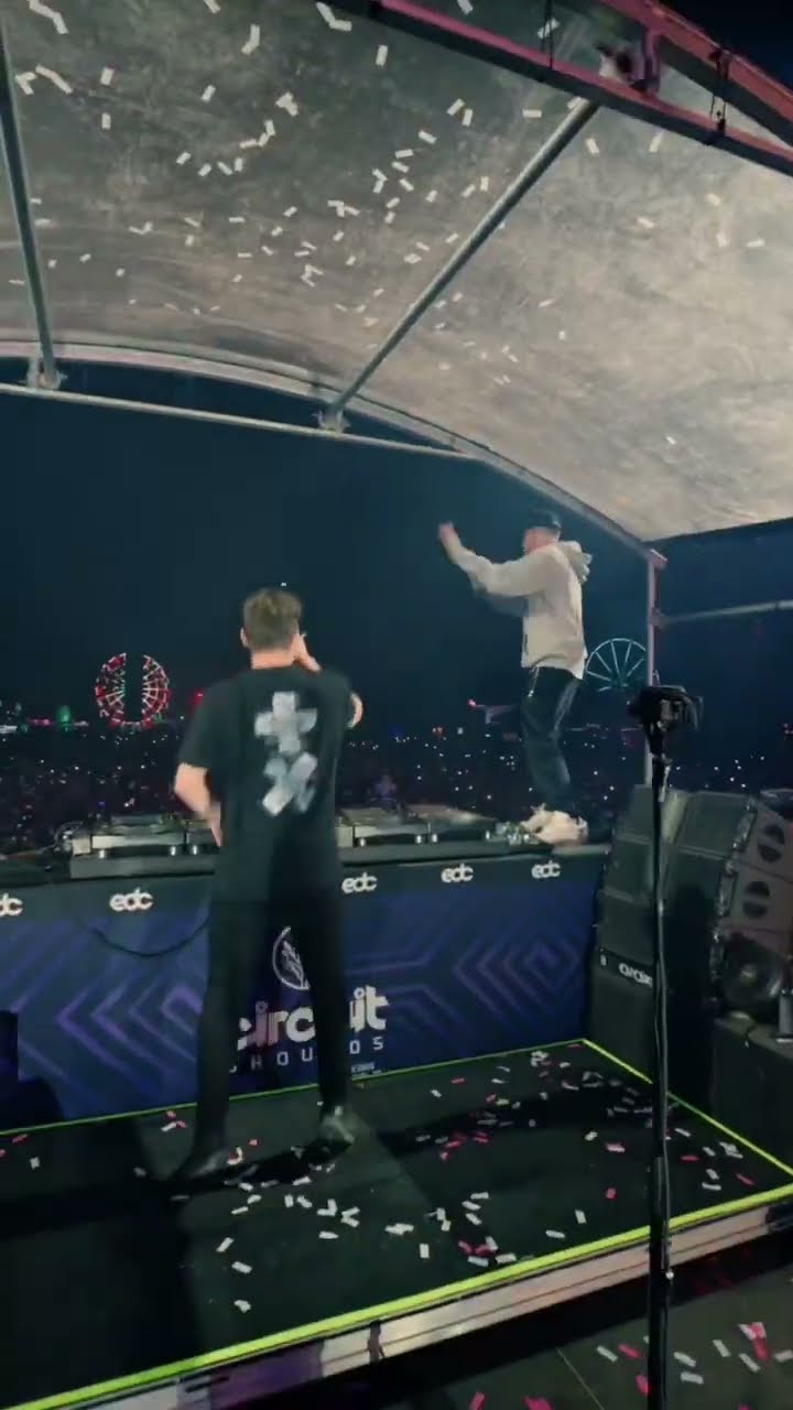 Bizarrap thank you for joining me on stage ?❤️  #quevedo #mexico #edc #bizarrap #dj #tiesto #shorts