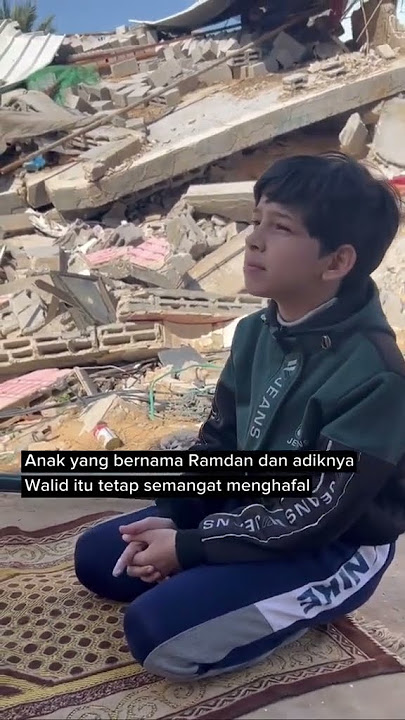 Masya Allah 2 Anak Palestina membaca Qur'an di Tumpukan Kehancuran Gaza 😇#dakwah #alleyesonrafah