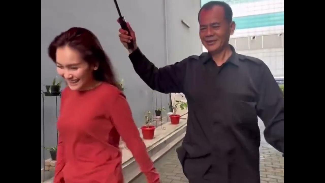 KEGIATAN SYUTING AYU TING TING 