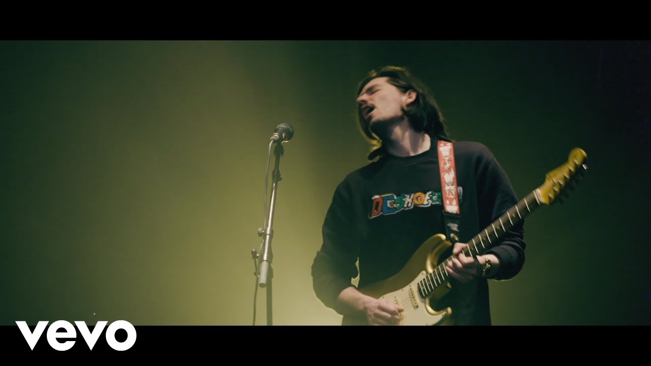 Watch Milo Meskens - Fool (Live) on YouTube