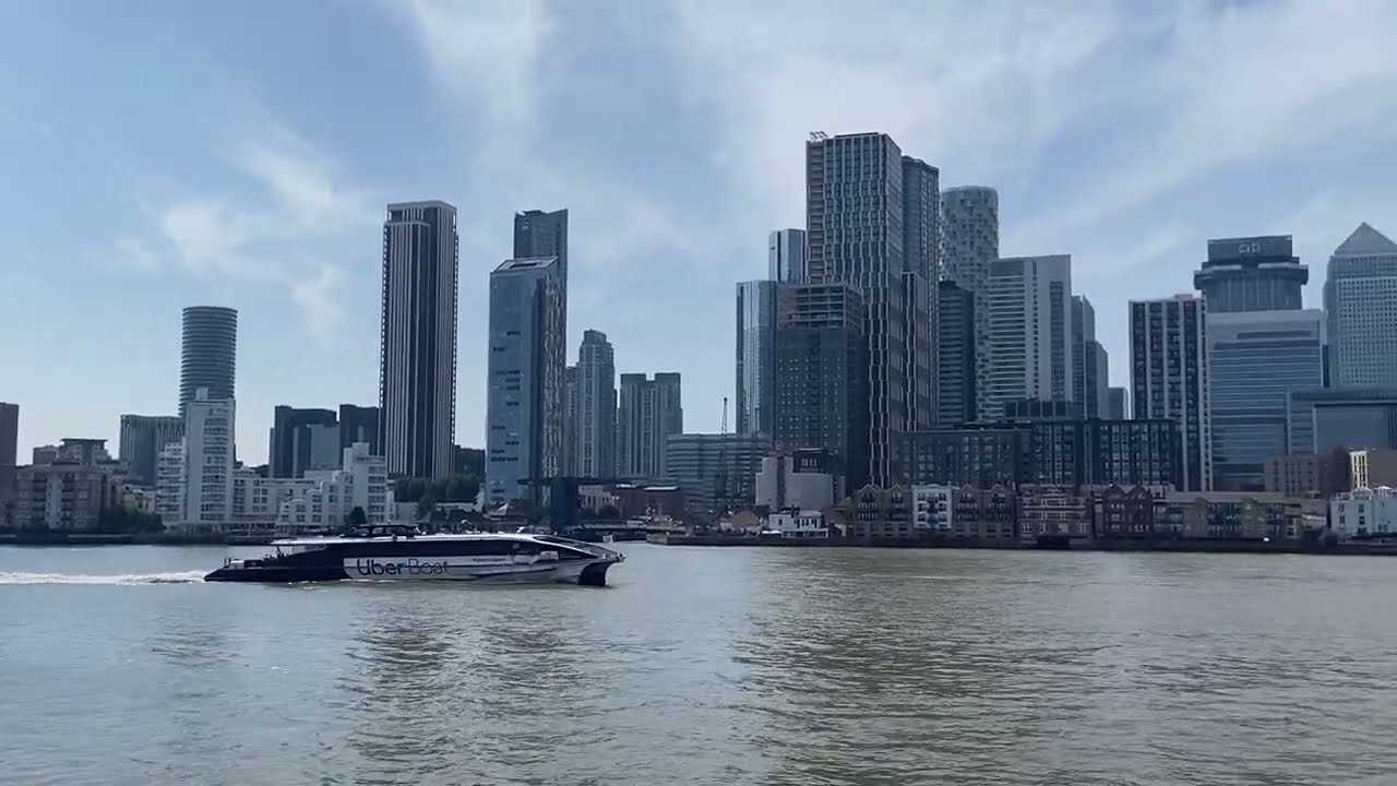 Thames Clipper Canary Wharf, London  • テムズ川 • ロンドン • 倫敦