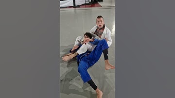 Bow And Arrow 2 ways. Today we go for one of my favourite moves from the back. Go try it out!