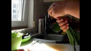 Папа поваренок ( Жарим рыбу ) Dad cooks (Fries fish ) Папа поваренок ( Жарим рыбу ) Dad cooks (Fries fish )