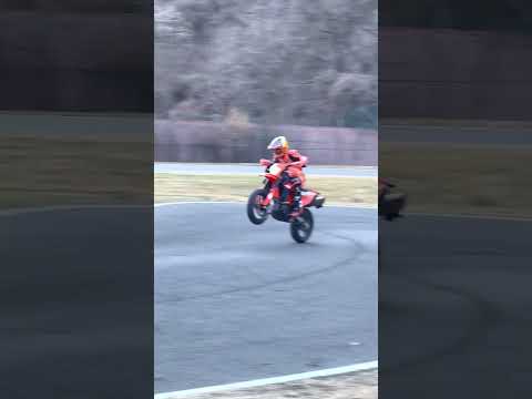 How capable is the KTM 690 SMC R on track..?