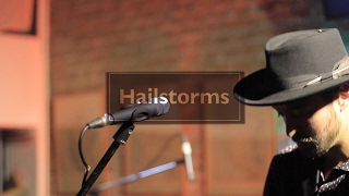 Video thumbnail of "Hailstorms - Hugo @Junk House"