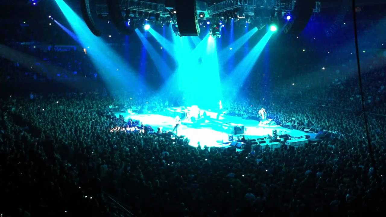Metallica Live in Sydney 2010 Nothing Else Matters & Enter Sandman