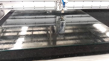 Cắt gương kính bằng máy CNC