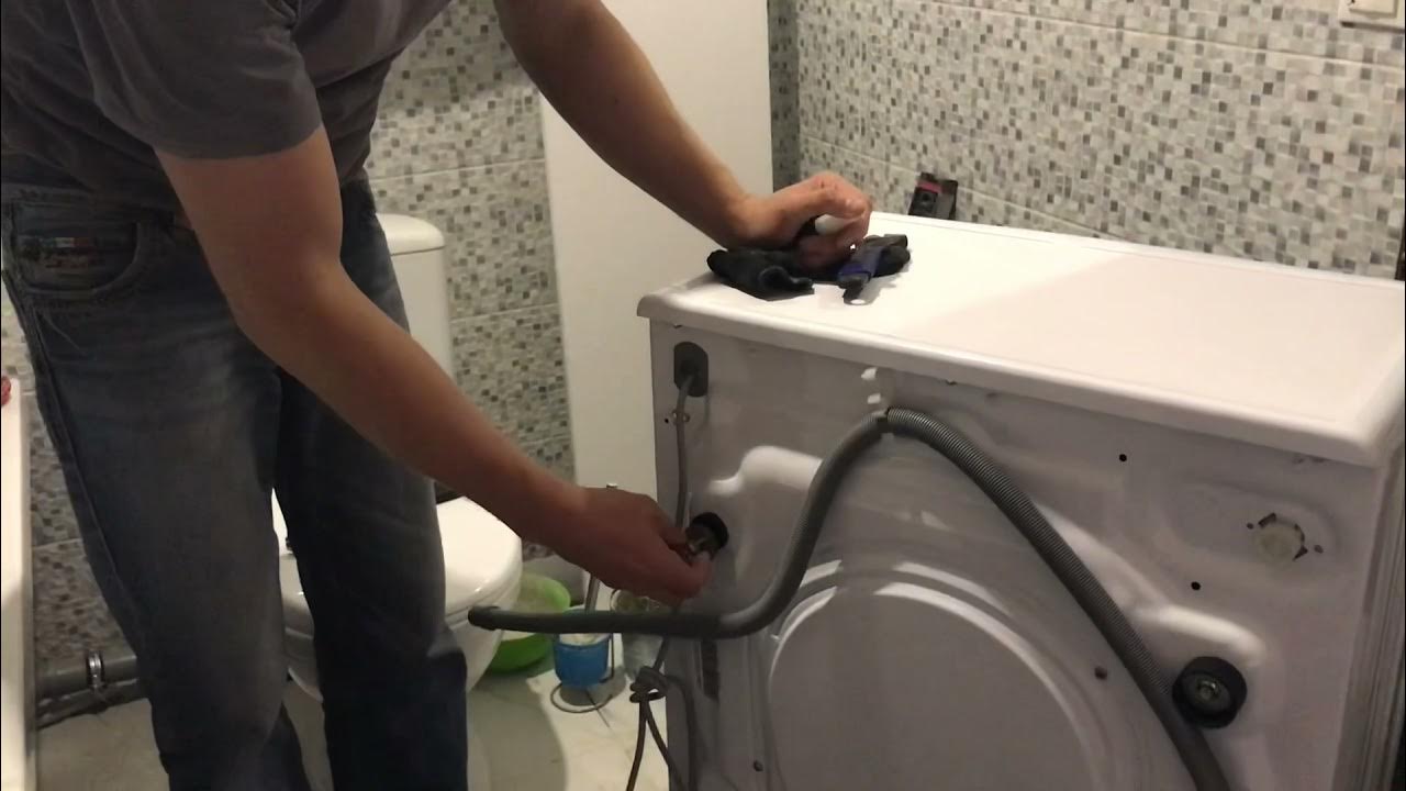 Транспортировочные болты на стиральной машине beko. Транспортные болты на стиральной индезит. Чем снять болты со стиральной машины. Транспортировочные болты стиральная сименс 432. Транспортировочные болты для стиральной машины wf0400n2n.