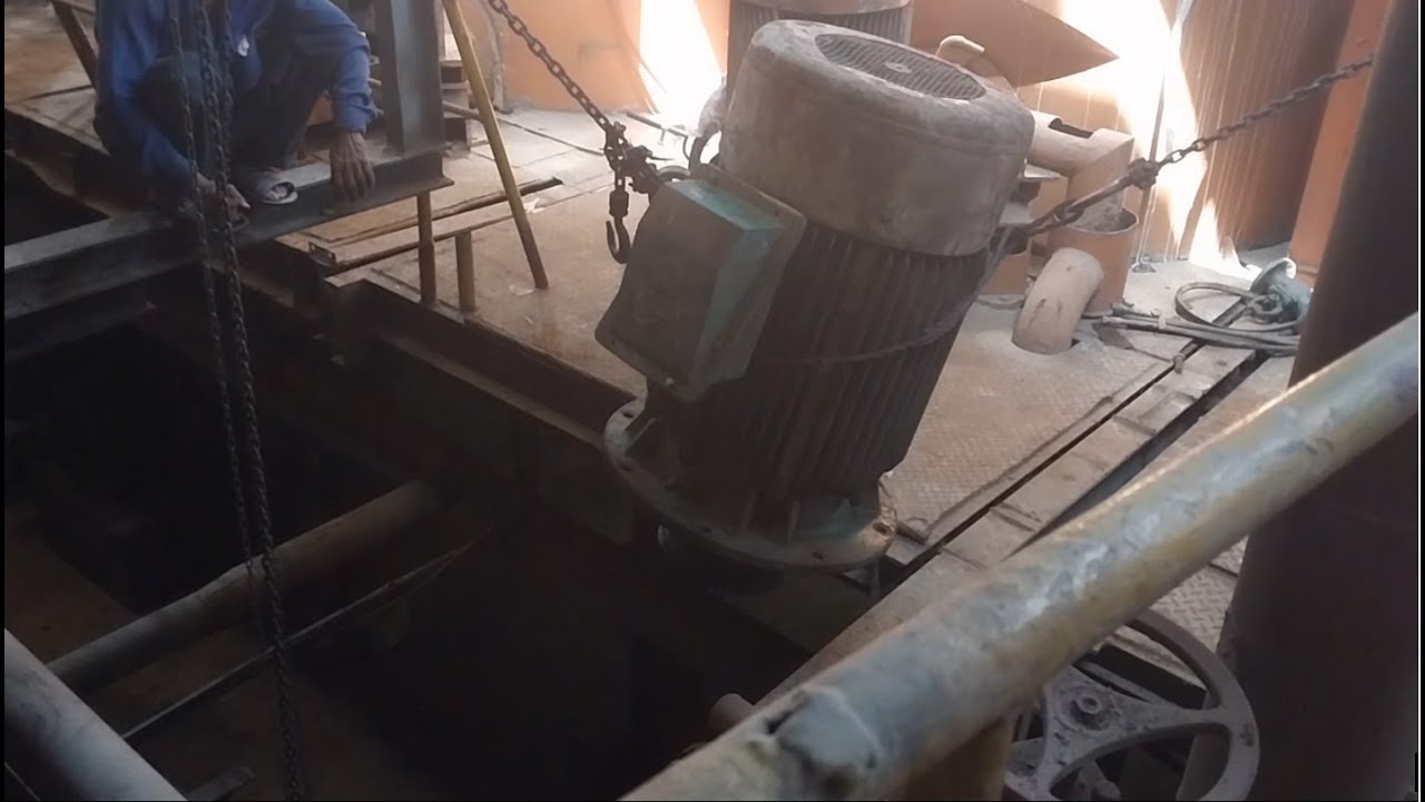 lifting electric motor with chain blocks | electric motor ko chain block sy uthana