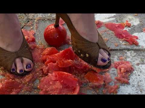 [4k] Crushing Ripe Tomatoes in Heels | Bella Feet