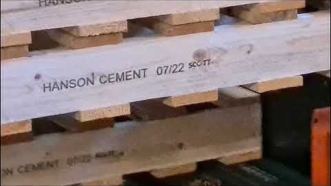 Inkjet printing onto two-way pallets