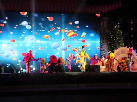 CLOWN MABOUL FAIT SON CIRQUE EN CHINE A CANTON CLOWN MABOUL FAIT SON CIRQUE EN CHINE A CANTON