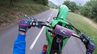 J’arrache le bitume avec mon 450 kx-f 